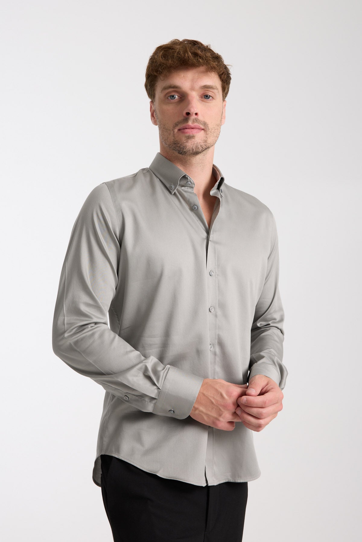 Abito Grigio con Camicia a Righe e Cravatta Blu Navy | Hockerty Abito Grigio con Camicia a Righe e Cravatta Blu Navy | Hockerty
