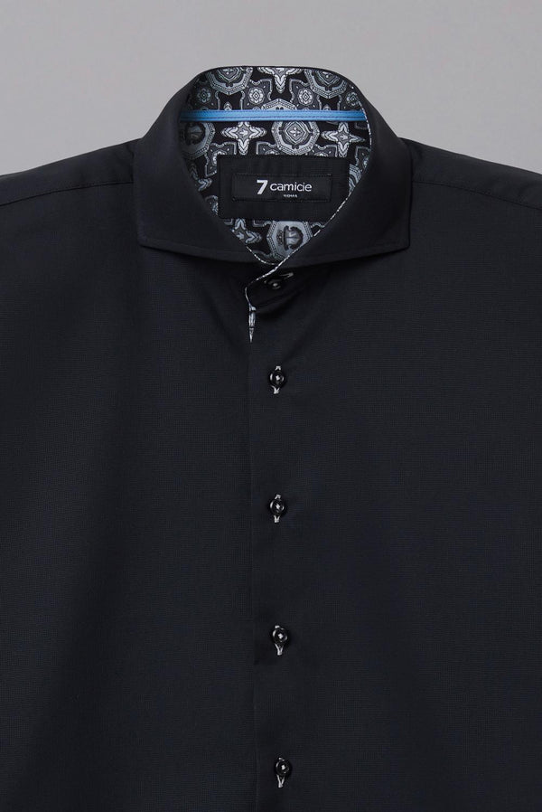 Cutaway Collar Armored Man Shirt Black Plain
